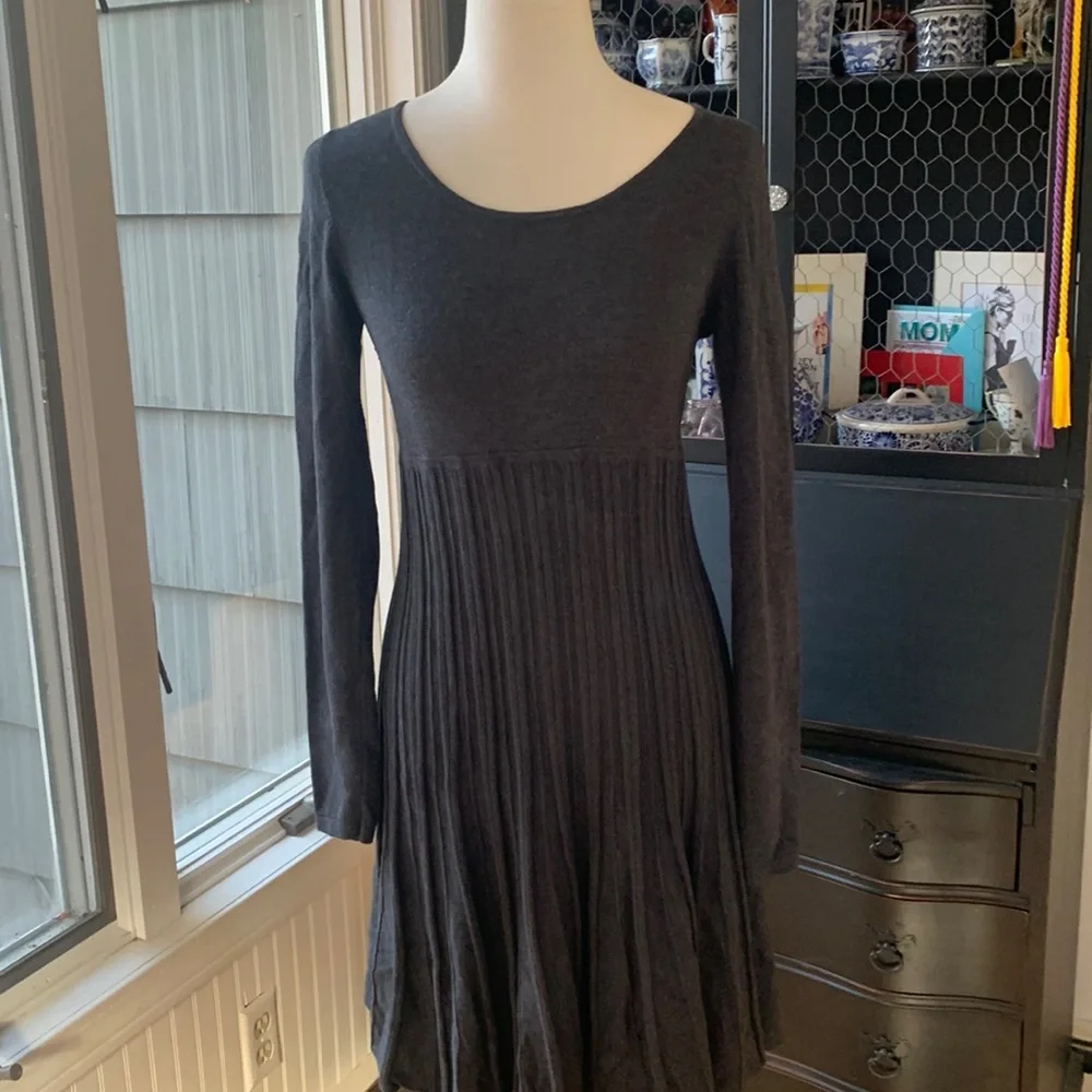 Max Studio Dress long sleeve pleated skirt size small - Picture 2 of 7